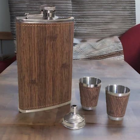 7790780108227 SET PETACA + 2 VASOS 200ML